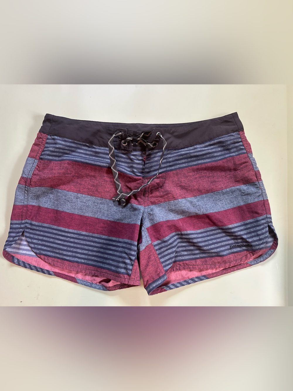 Patagonia Women's Wavefarer Boardshorts 5” Inseam Size 6